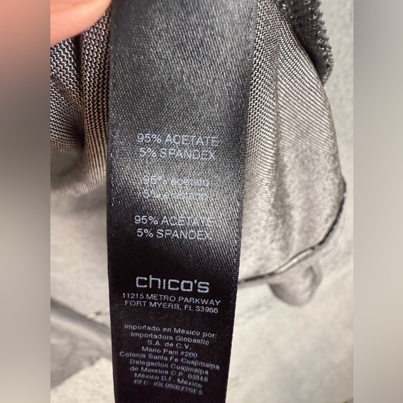 Chicos travelers waterfall cardigan slinky material size M preowned - Picture 4 of 6